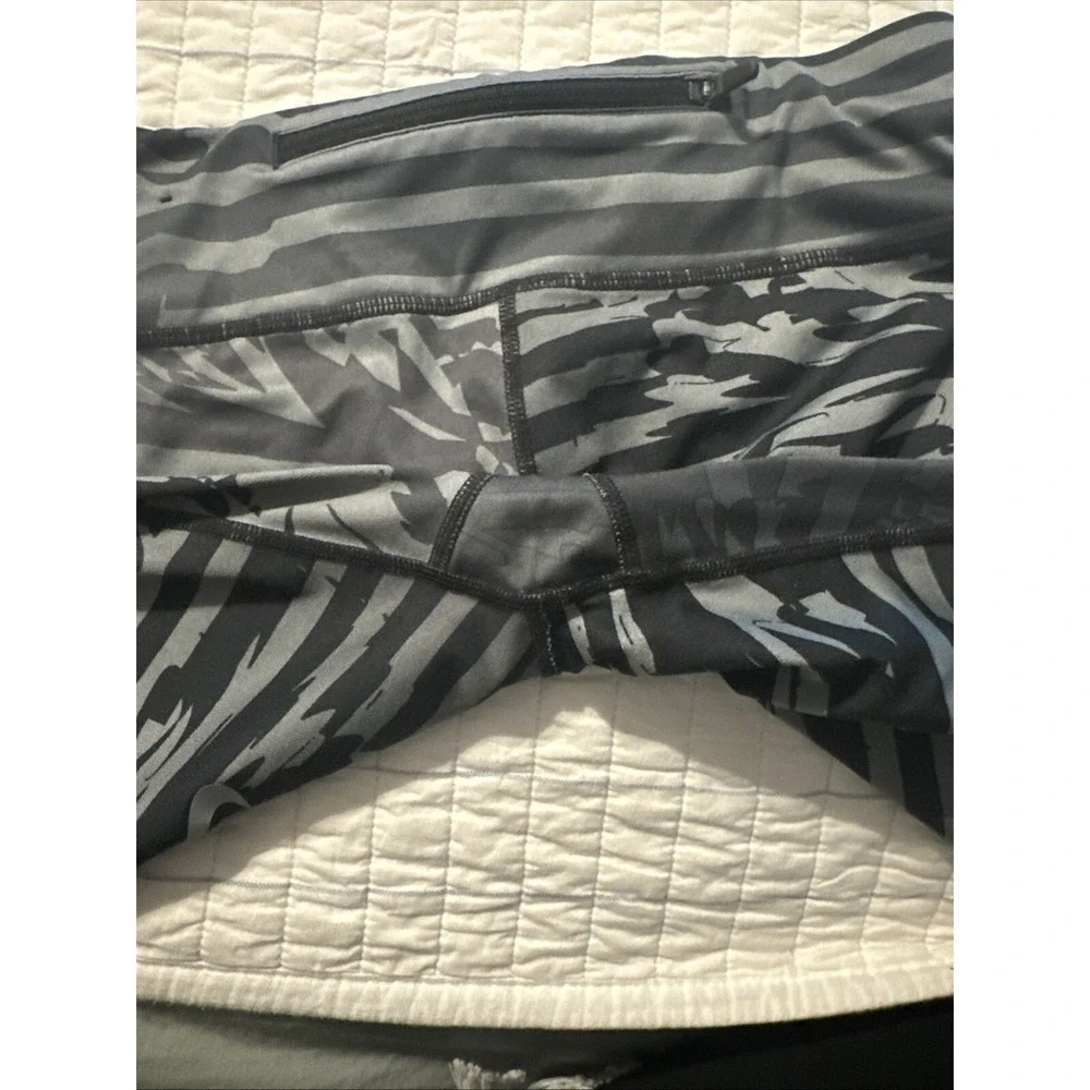 Nike‎ Dri-FIT Womens XS Grey Black Abstract Camo Striped Leggings 872812-065